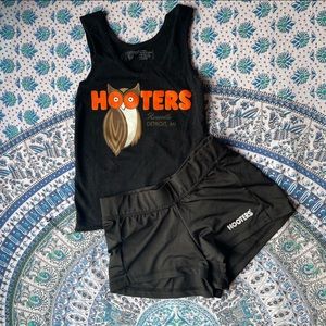 Hooters outfit